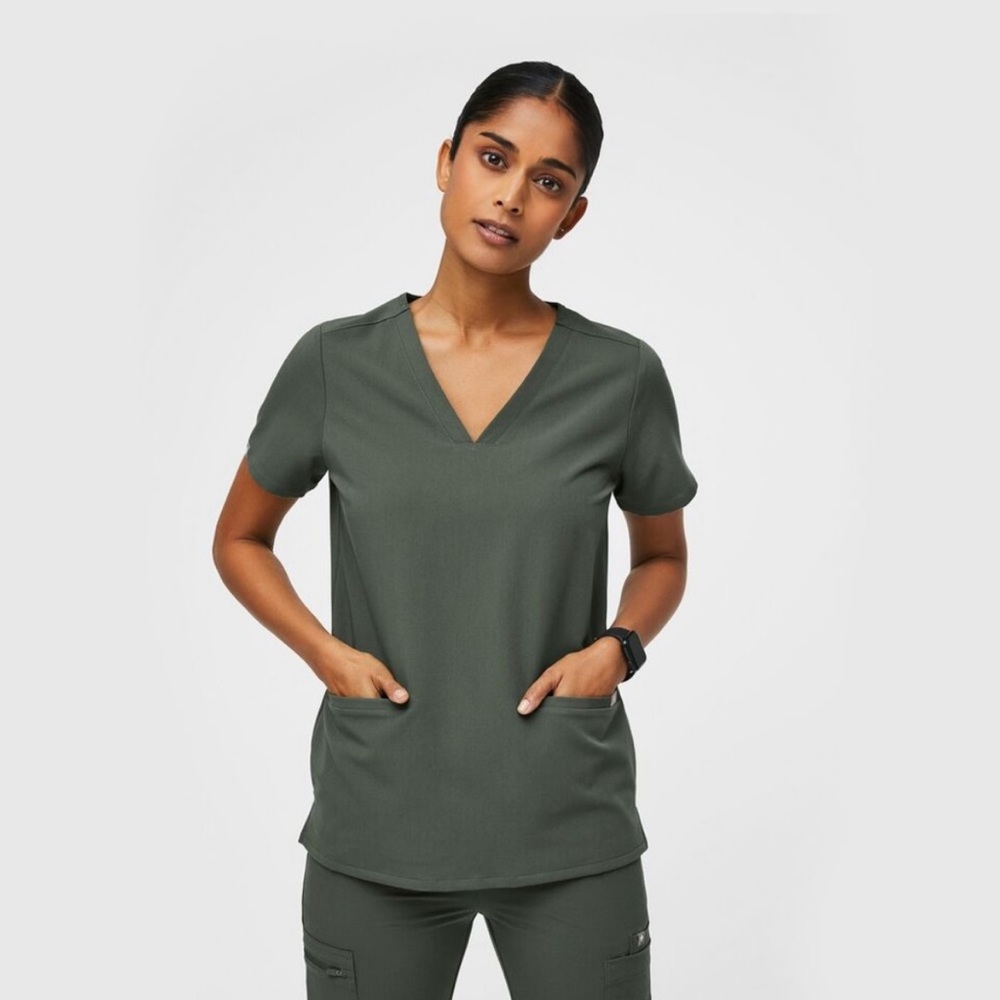 Figs Moss Green Size Small Scrub Set. Casma Scrub Top and Kade Cargo bottoms.